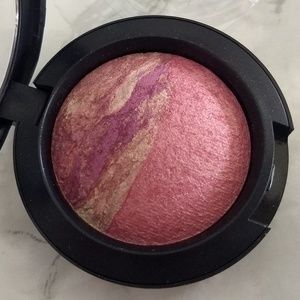 MAC COSMETICS Love Rock Mineralize Blush LE